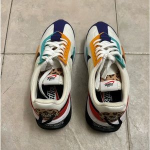 WOMEN’S- Nike Air Max PRE-DAY SE Size:6